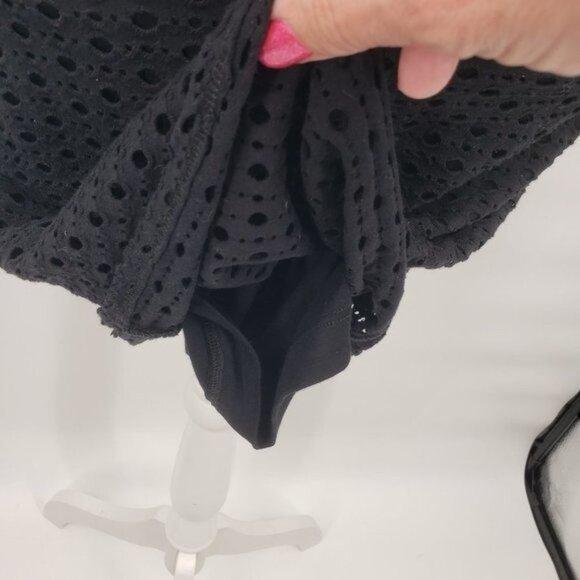 AQUA Sleeveless Bodycon Mini Dress Polka Dot Cut Out Little Black LBD Small NWT - Picture 5 of 10